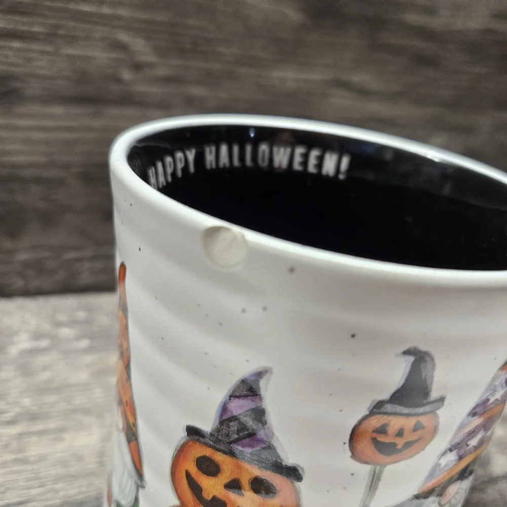 Large Cobwebs &‎ Cauldrons Halloween Gnomes Jack O'Lanterns Mug Chipped